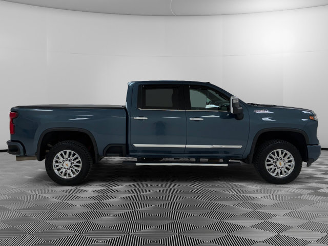 Certified 2024 Chevrolet Silverado 3500 High Country w/ Technology Package AWD/4WD image 6