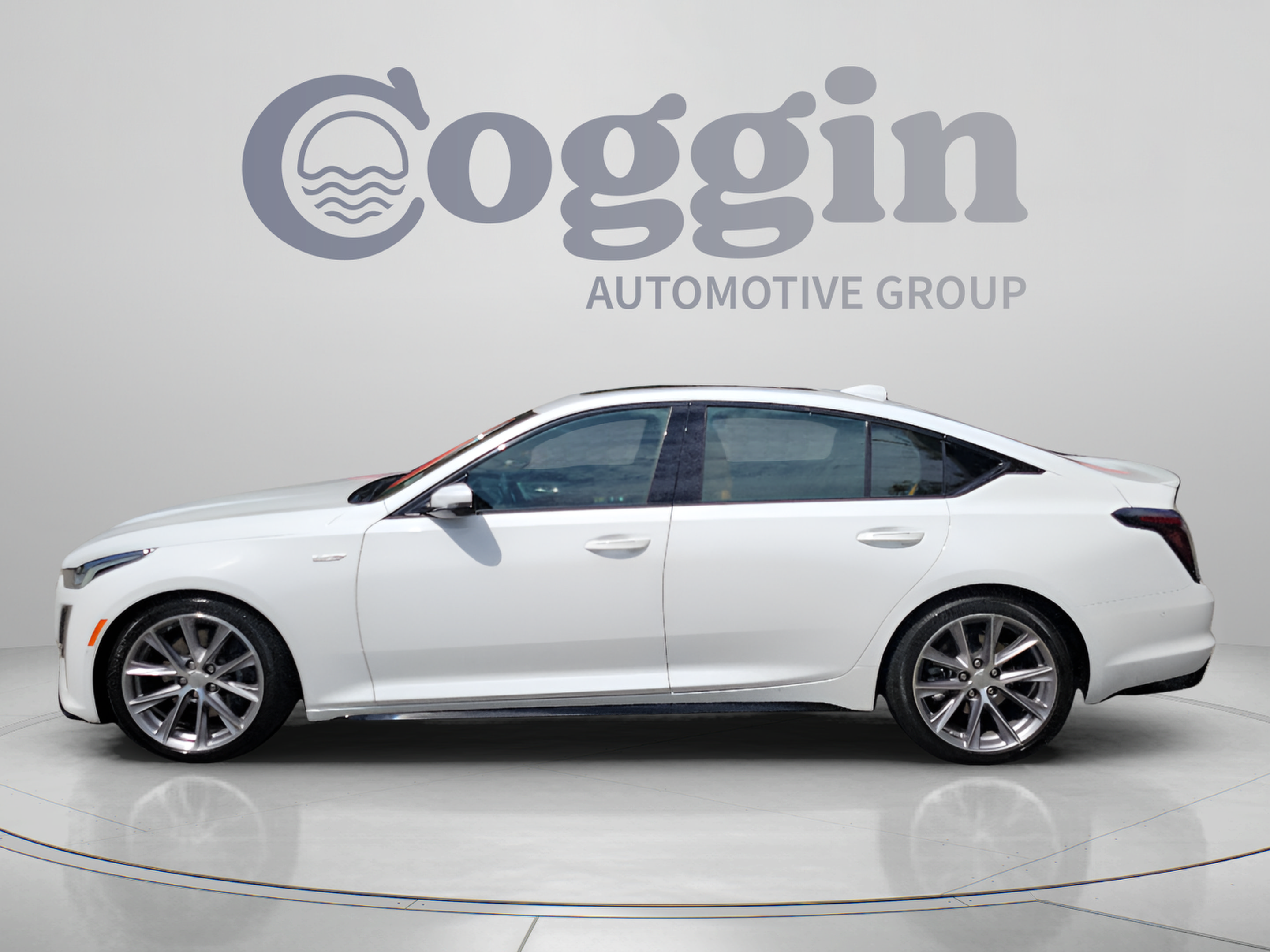 Used 2023 Cadillac CT5 V w/ Platinum Package RWD image 2