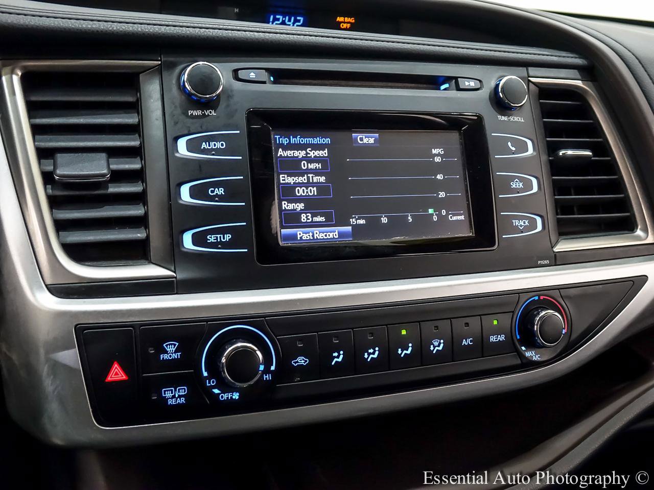 Used 2016 Toyota Highlander LE AWD/4WD image 21