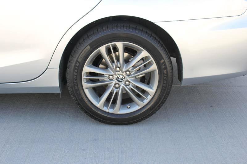 Used 2017 Toyota Camry SE FWD image 34