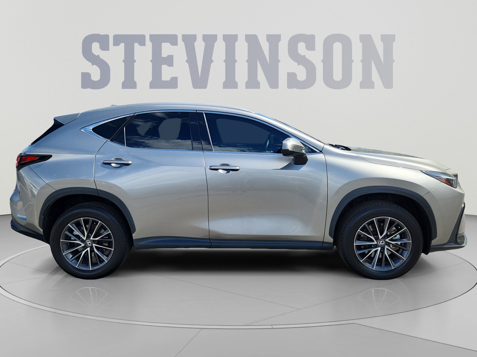 Used 2024 Lexus NX 350h AWD image 6