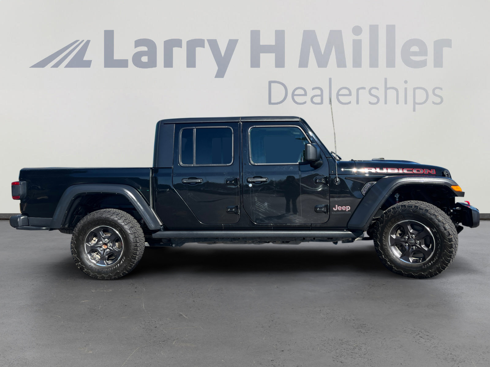 Used 2021 Jeep Gladiator Rubicon w/ Cold Weather Group image 6
