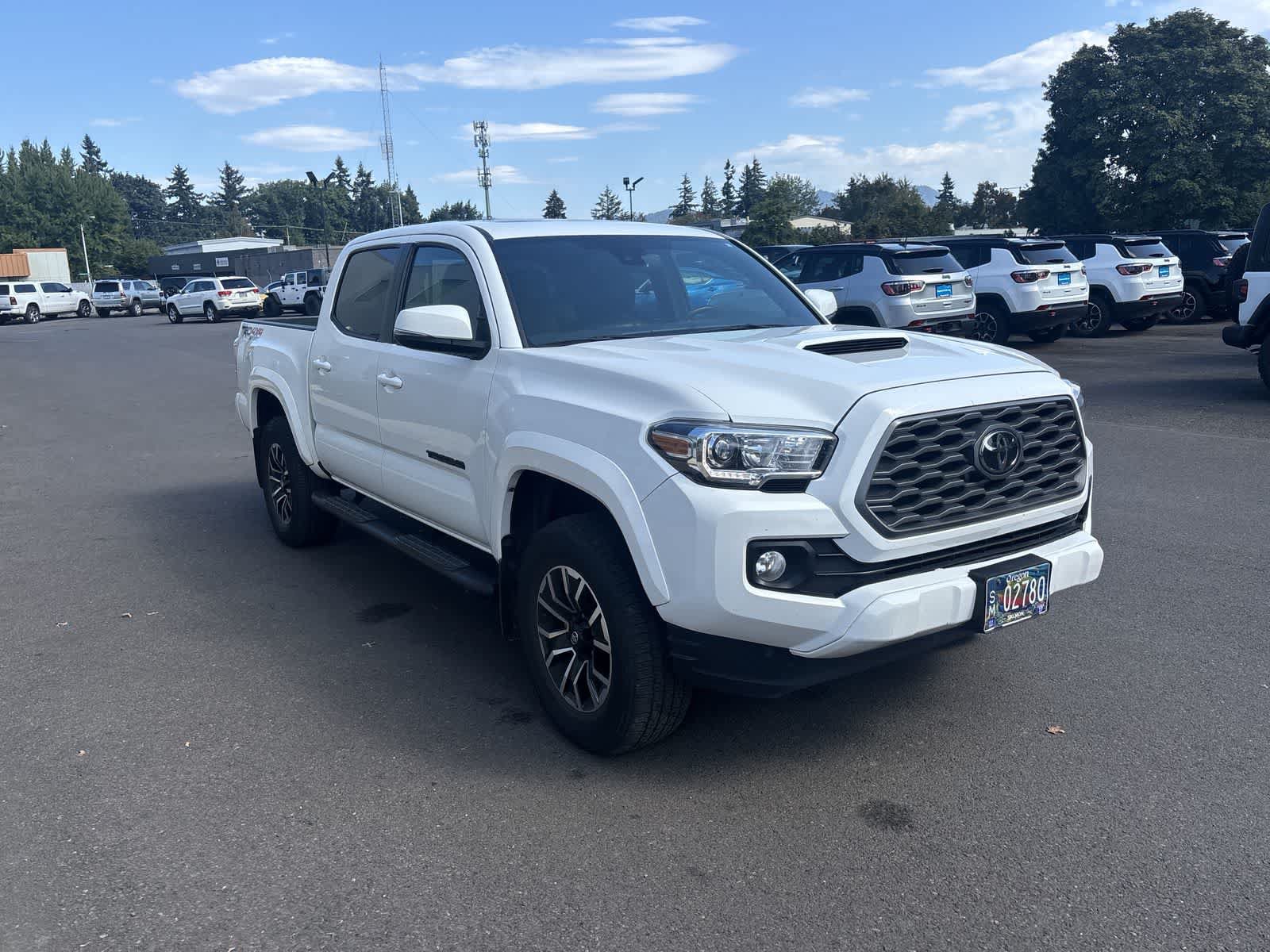 Used 2021 Toyota Tacoma TRD Sport w/ TRD Premium Sport Package AWD/4WD image 7
