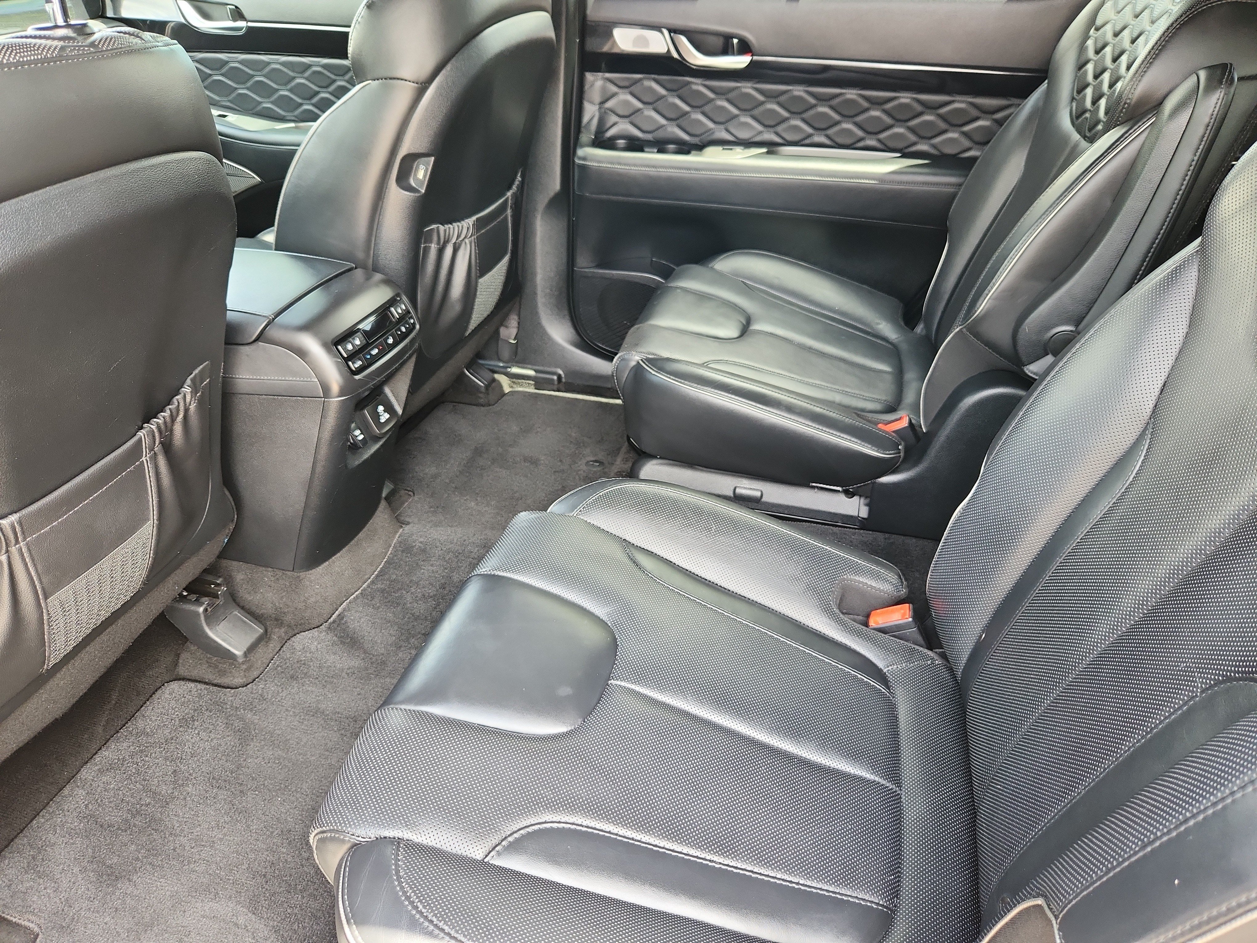 Used 2022 Hyundai Palisade Calligraphy w/ Cargo Package FWD image 14