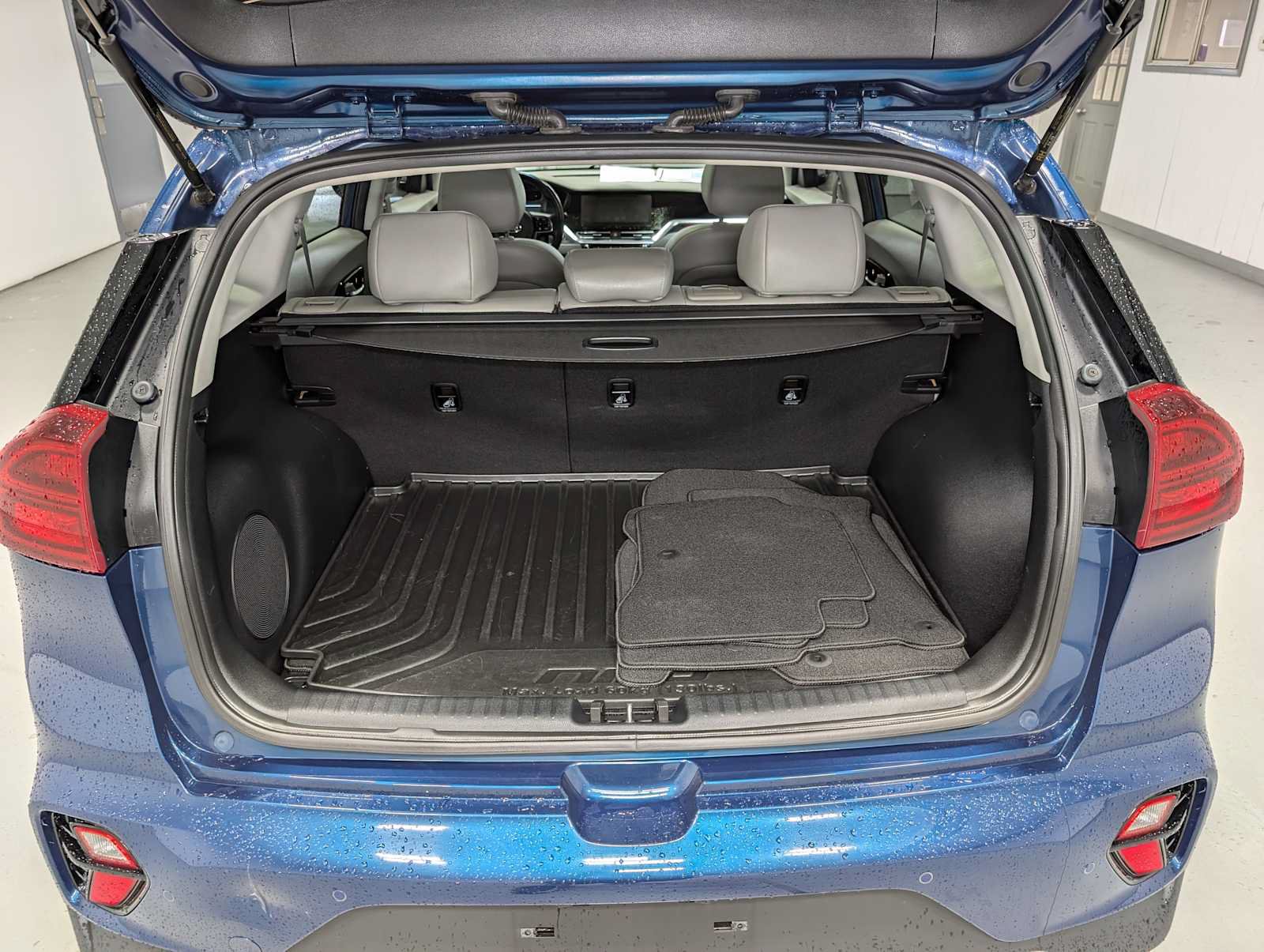 Used 2020 Kia Niro EX Premium FWD image 7