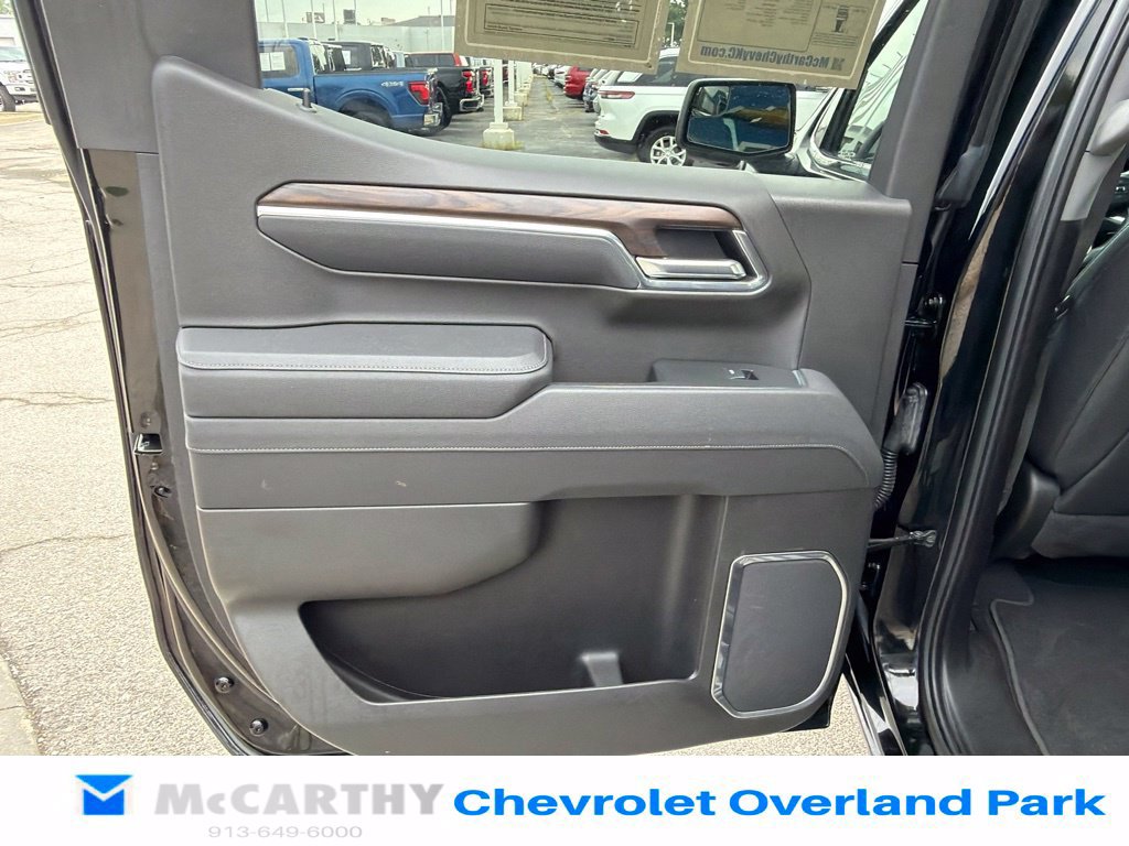 Used 2025 GMC Sierra 1500 SLT AWD/4WD image 21