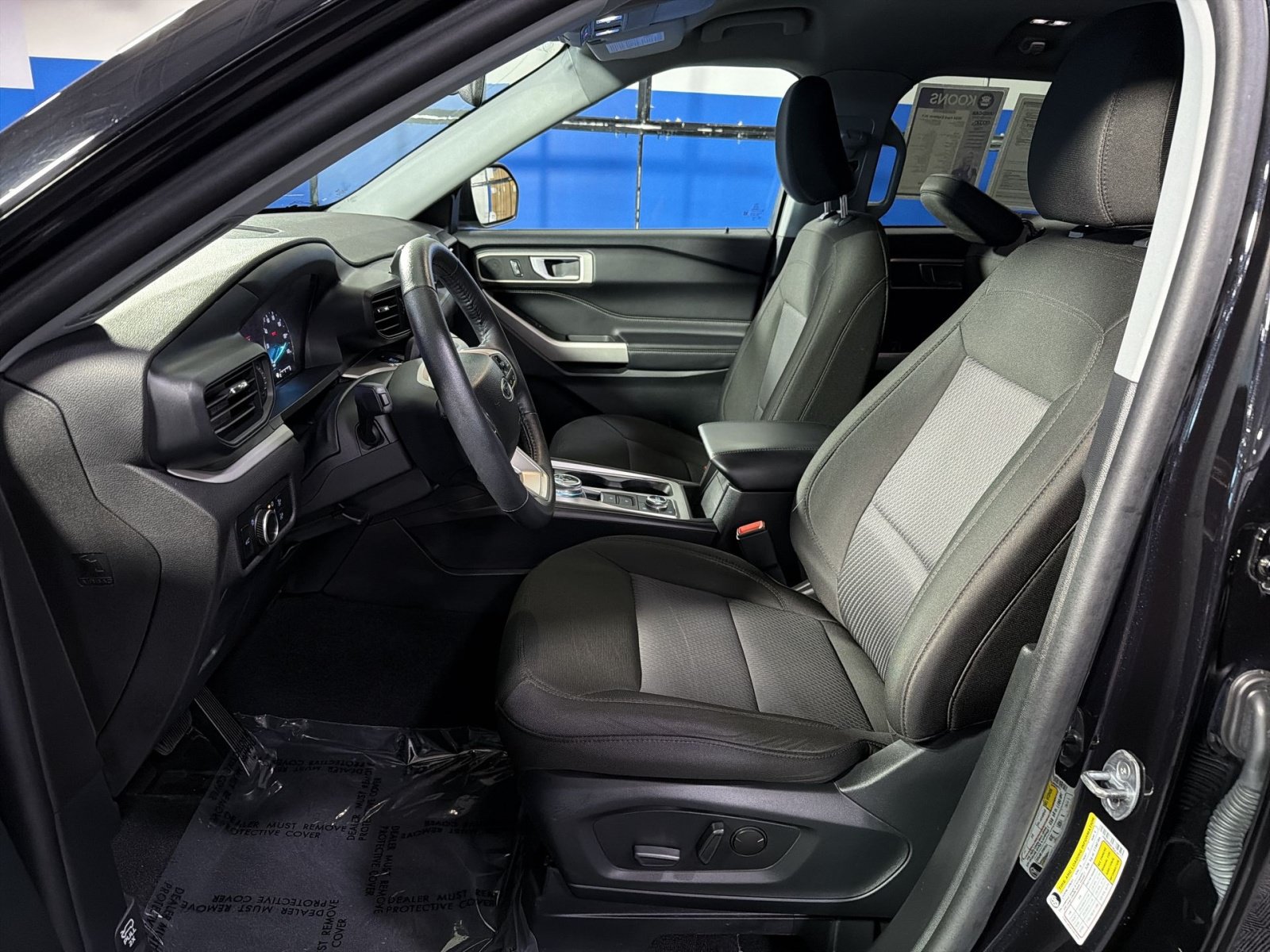 Used 2024 Ford Explorer XLT AWD/4WD image 24
