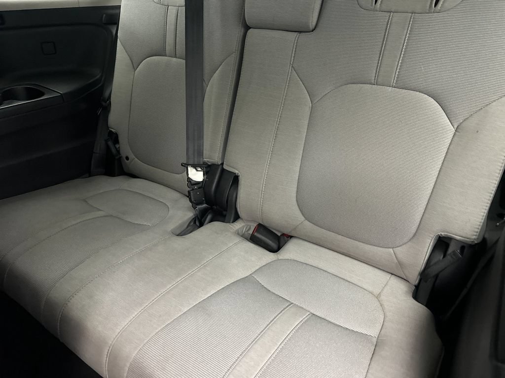 Used 2023 Honda Pilot LX image 14