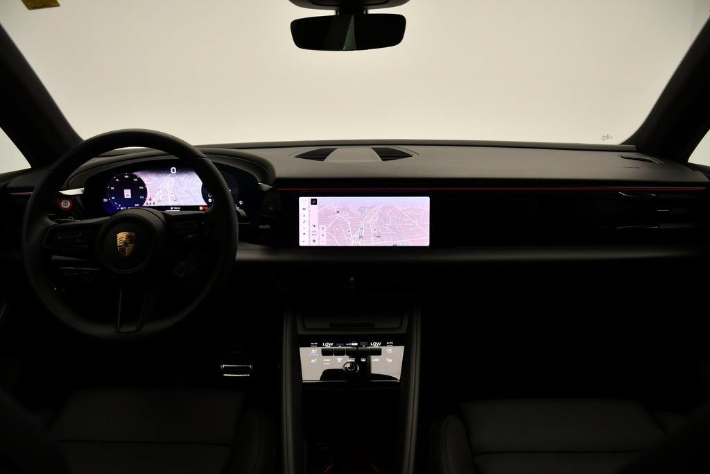 Certified 2025 Porsche Macan 4S Electric AWD/4WD image 23