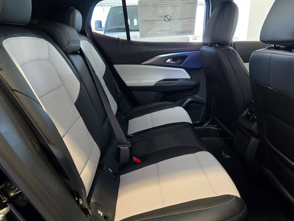 New 2026 Chevrolet Equinox EV LT w/ Convenience Package II FWD image 9