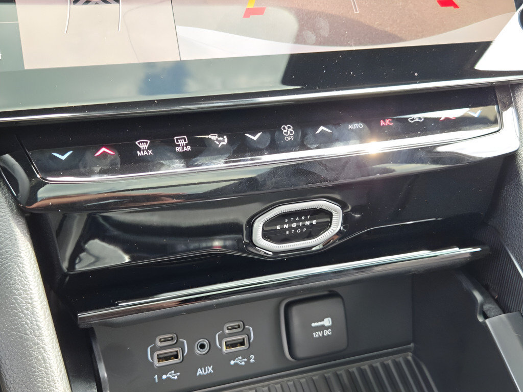 New 2027 Jeep Grand Cherokee Limited AWD/4WD image 32
