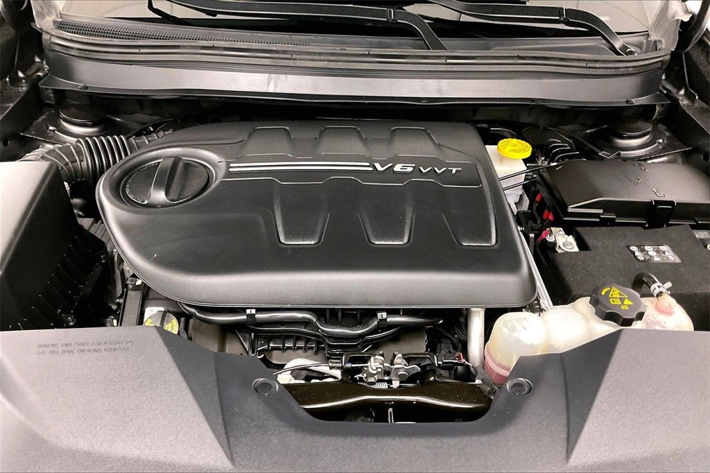 Used 2021 Jeep Cherokee Limited w/ Elite Package image 24