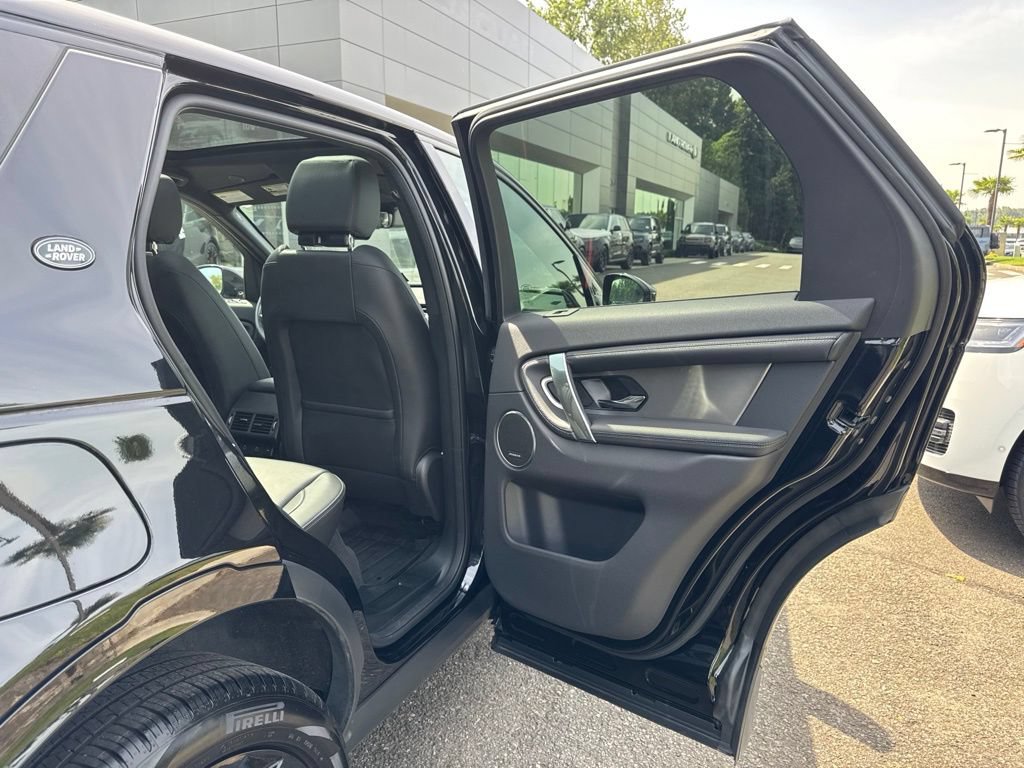 Certified 2025 Land Rover Discovery Sport Dynamic SE AWD/4WD image 18