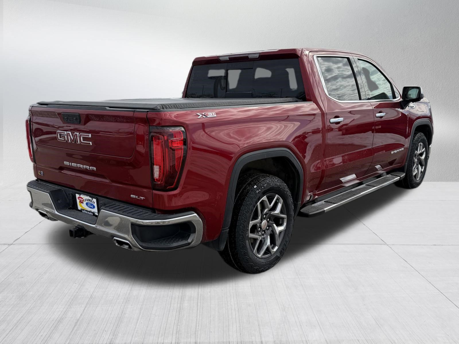 Used 2023 GMC Sierra 1500 SLT w/ SLT Premium Package image 7