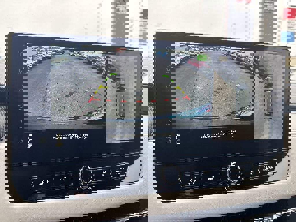 New 2025 Mitsubishi Outlander SE image 16