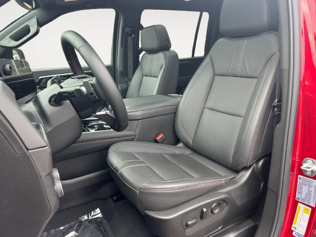 Used 2025 Chevrolet Suburban RST w/ Comfort Package AWD/4WD image 16