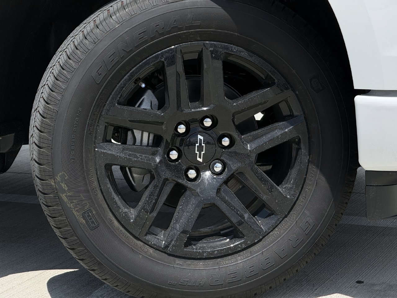 New 2026 Chevrolet Silverado 1500 Custom RWD image 9
