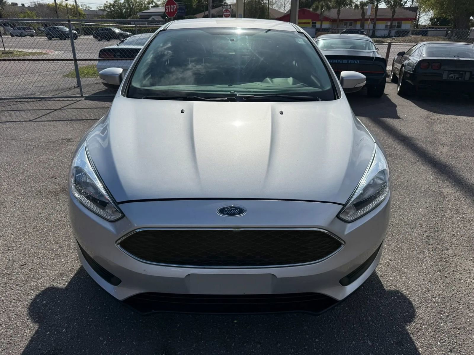 Used 2016 Ford Focus SE FWD image 2