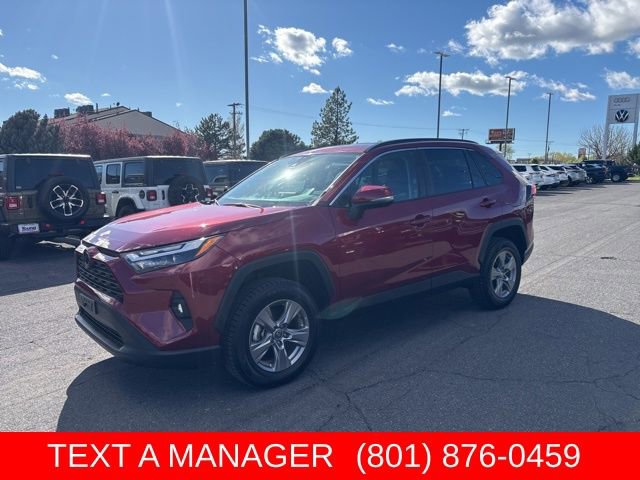 Used 2025 Toyota RAV4 XLE AWD/4WD image 1