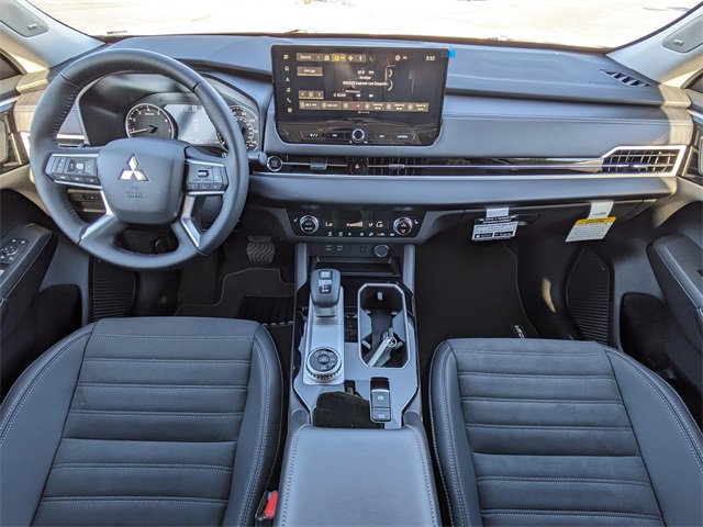 New 2025 Mitsubishi Outlander SE image 16