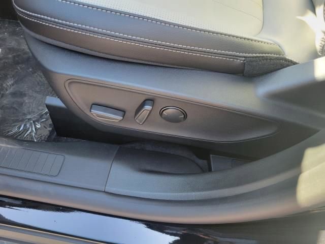 New 2026 Ford Escape SE w/ PHEV Premium Package image 23