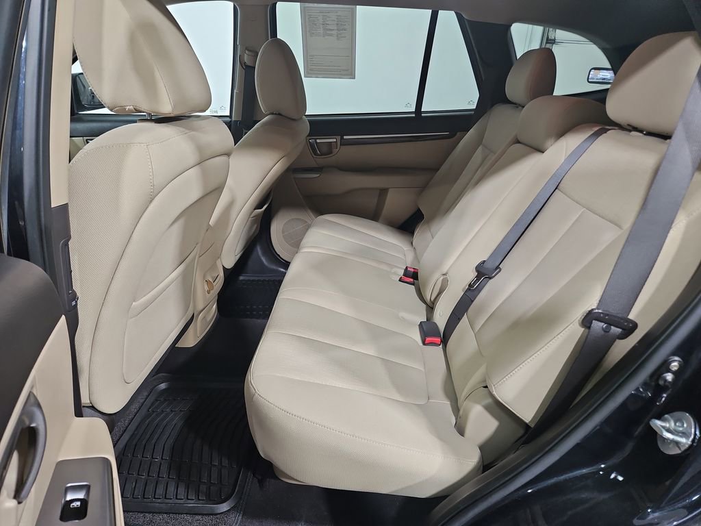 Used 2011 Hyundai Santa Fe GLS image 23