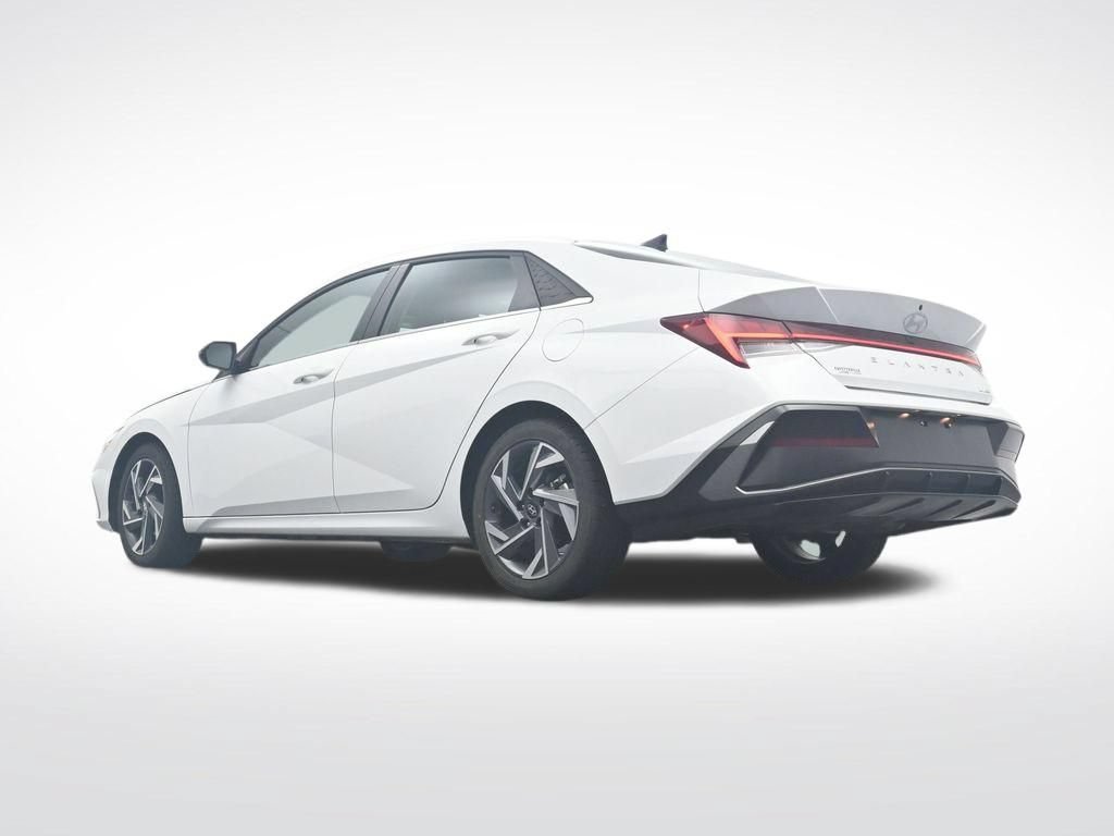 Used 2025 Hyundai Elantra Limited FWD image 35