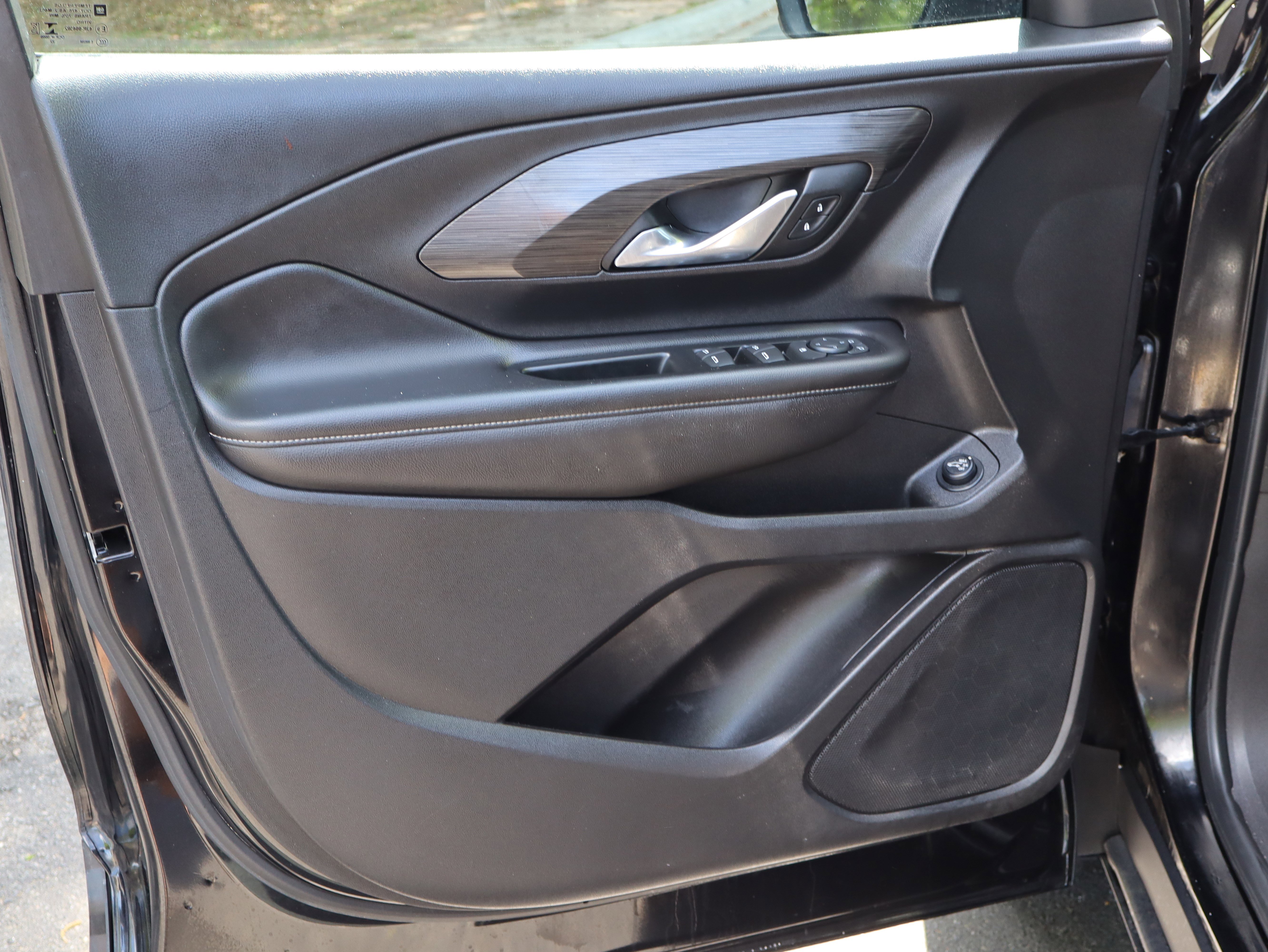 Used 2022 GMC Terrain SLE w/ Driver Convenience Package image 19