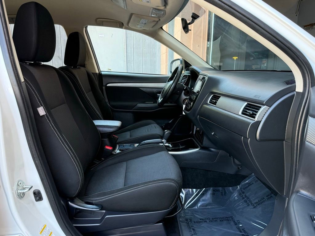 Used 2017 Mitsubishi Outlander ES AWD/4WD image 20