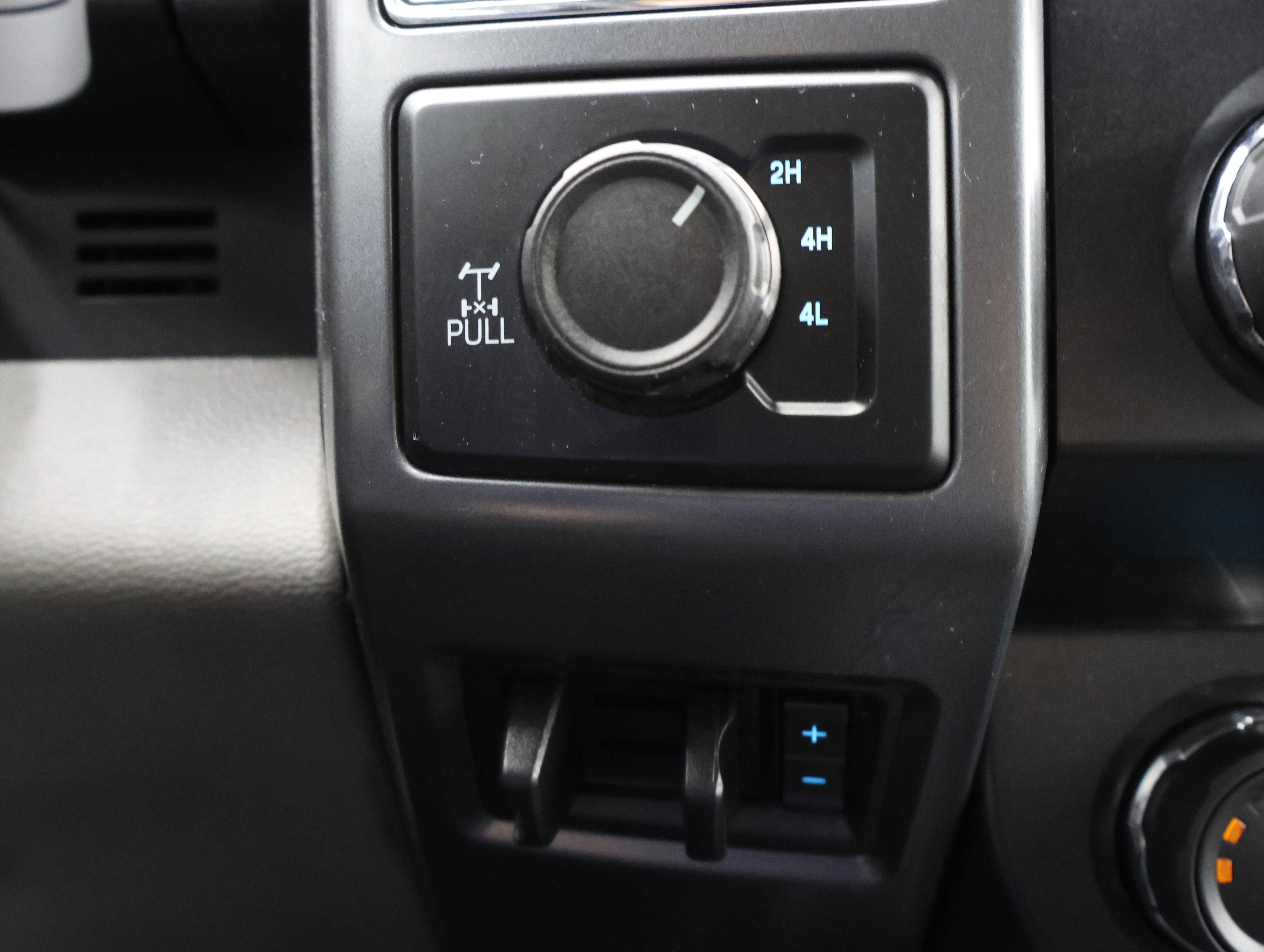Used 2022 Ford F250 XLT w/ XLT Premium Package AWD/4WD image 45