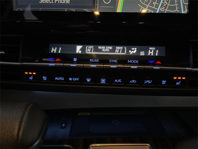 Used 2021 Toyota Sienna Platinum image 29