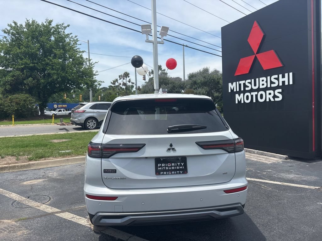 New 2026 Mitsubishi Outlander SE FWD image 4