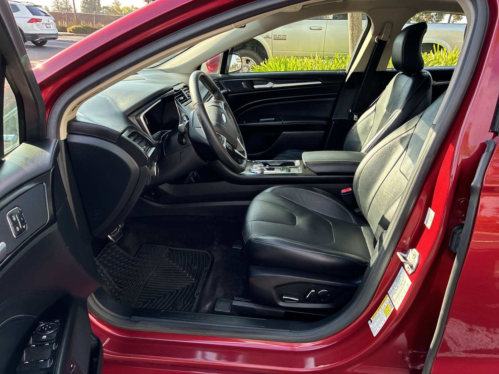 Used 2017 Ford Fusion Energi Titanium FWD image 20