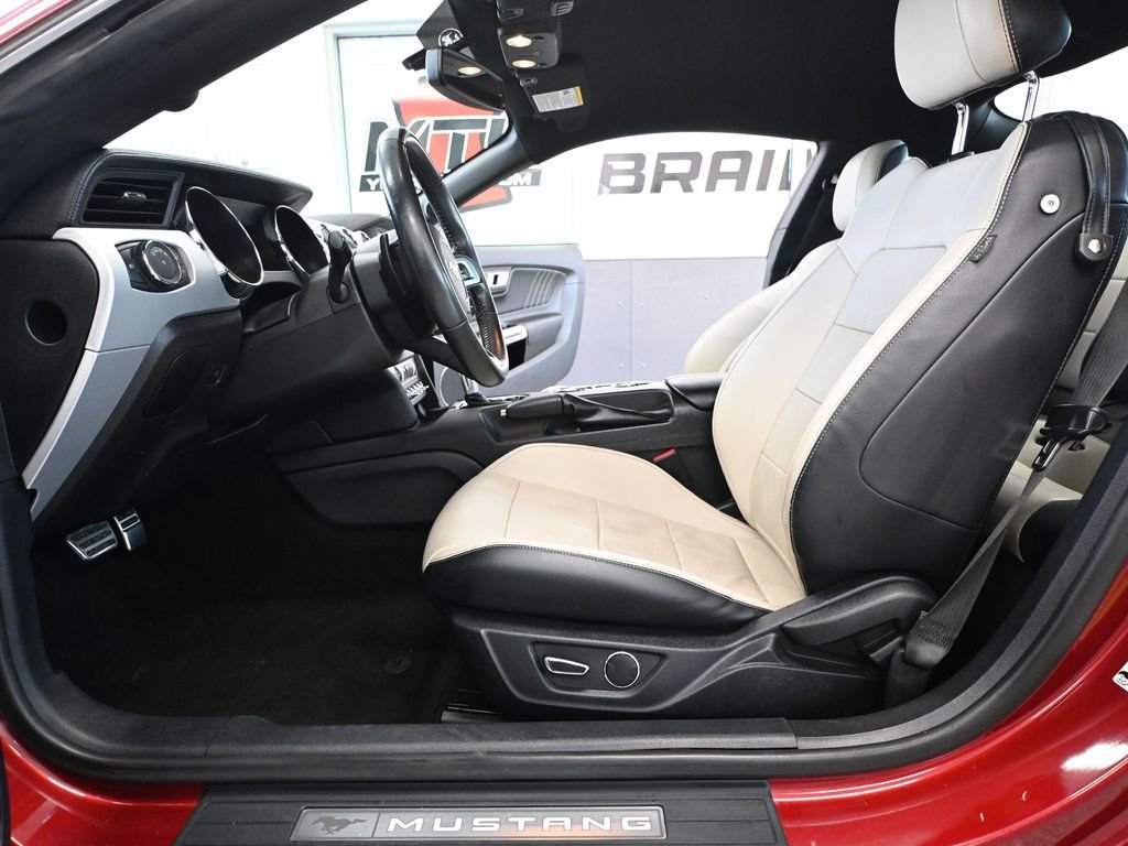 Used 2015 Ford Mustang Premium RWD image 20