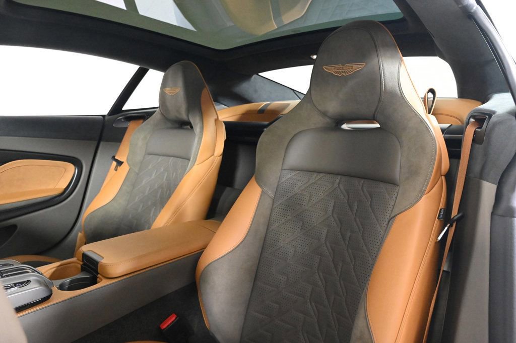 Used 2025 Aston Martin Vanquish image 13