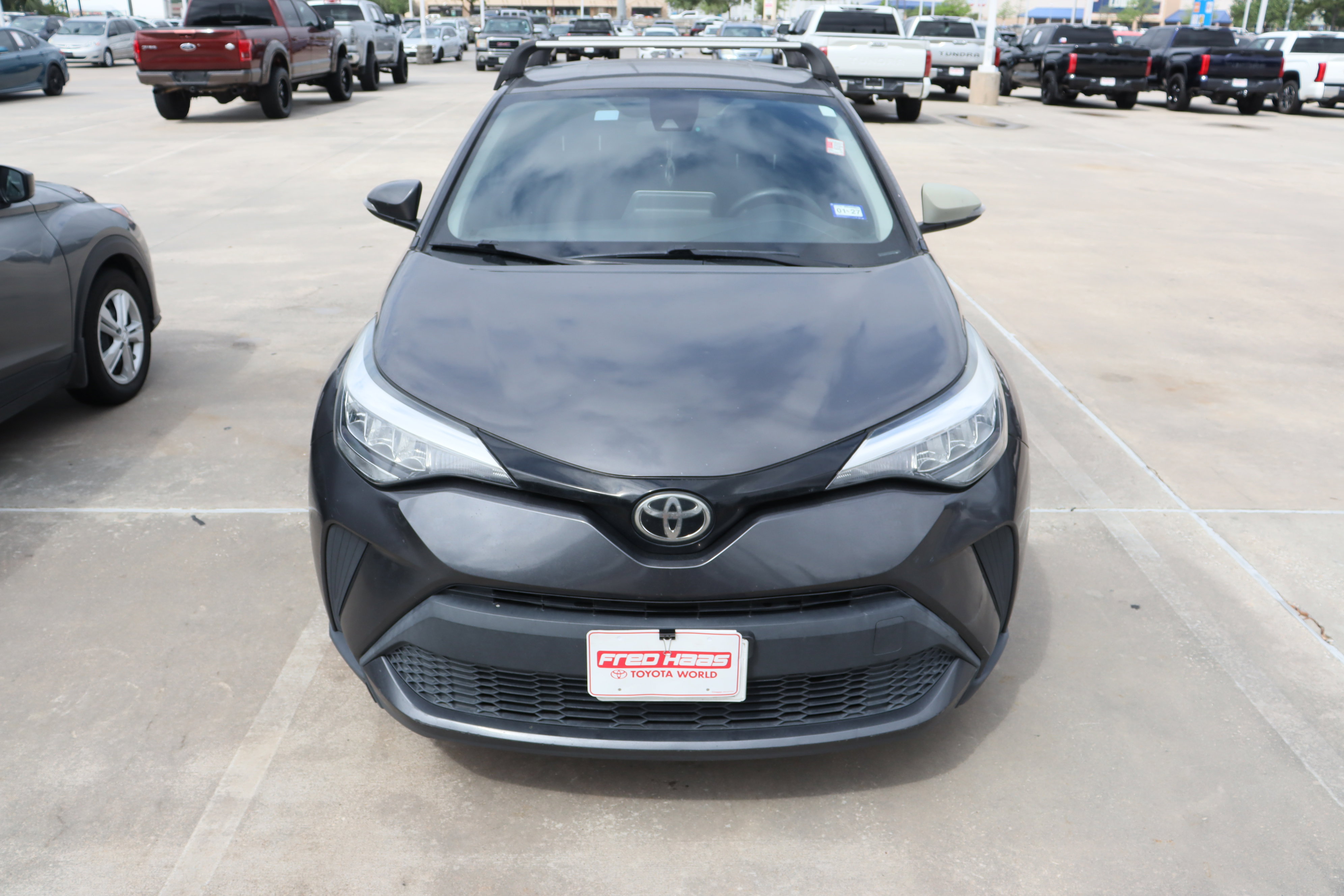 Used 2020 Toyota C-HR LE image 3