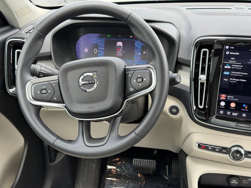 Certified 2023 Volvo XC40 B5 Ultimate w/ Protection Package Premier AWD/4WD image 13