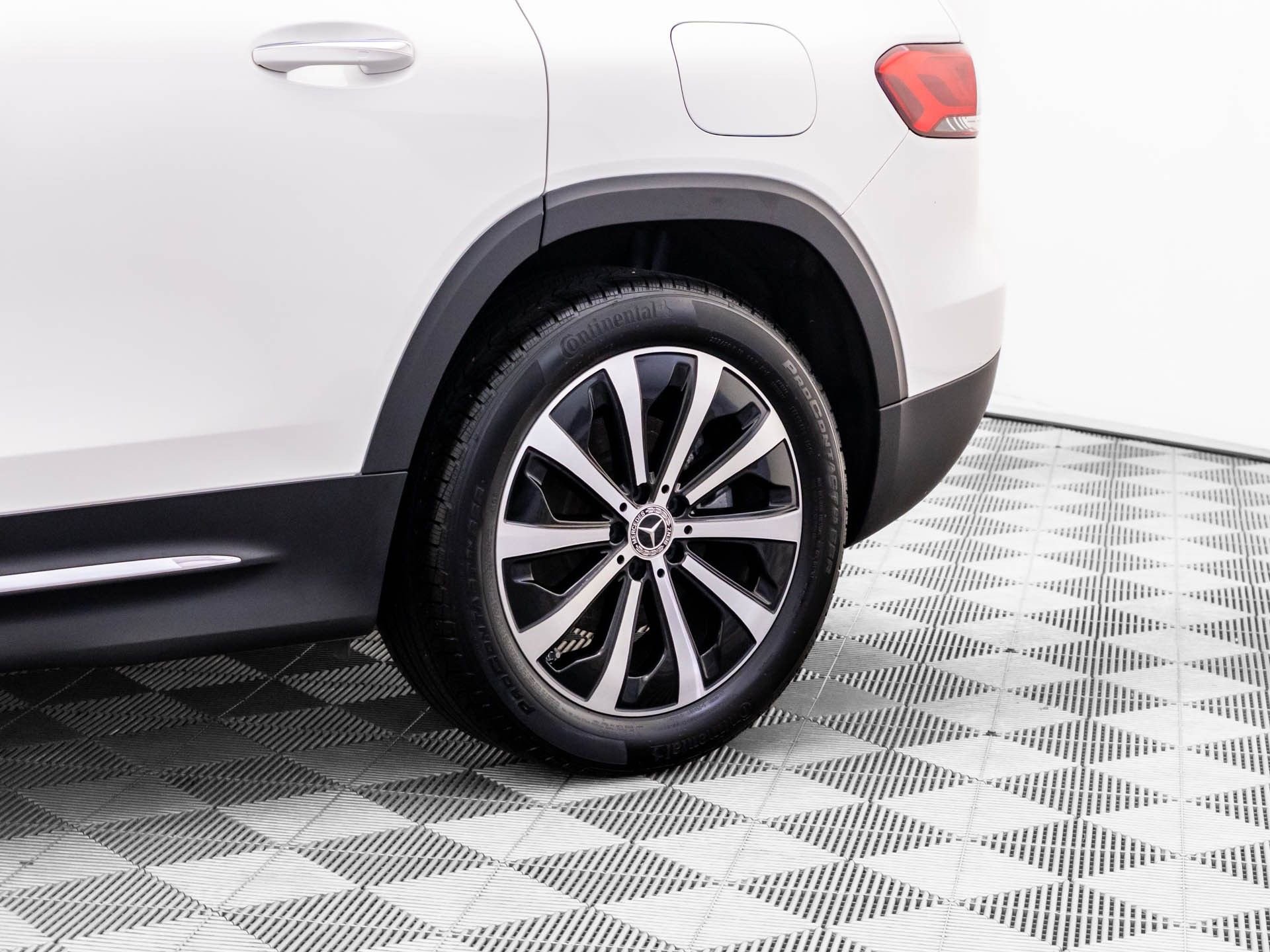 Used 2022 Mercedes-Benz GLB 250 4MATIC w/ Premium Package Lite image 35