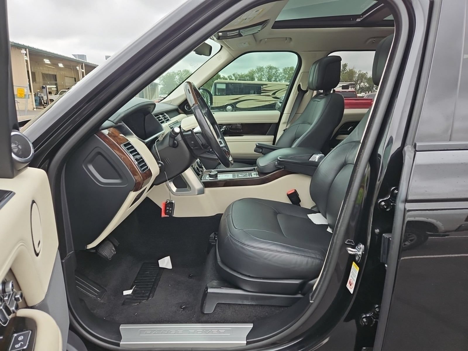 Used 2019 Land Rover Range Rover HSE AWD/4WD image 7