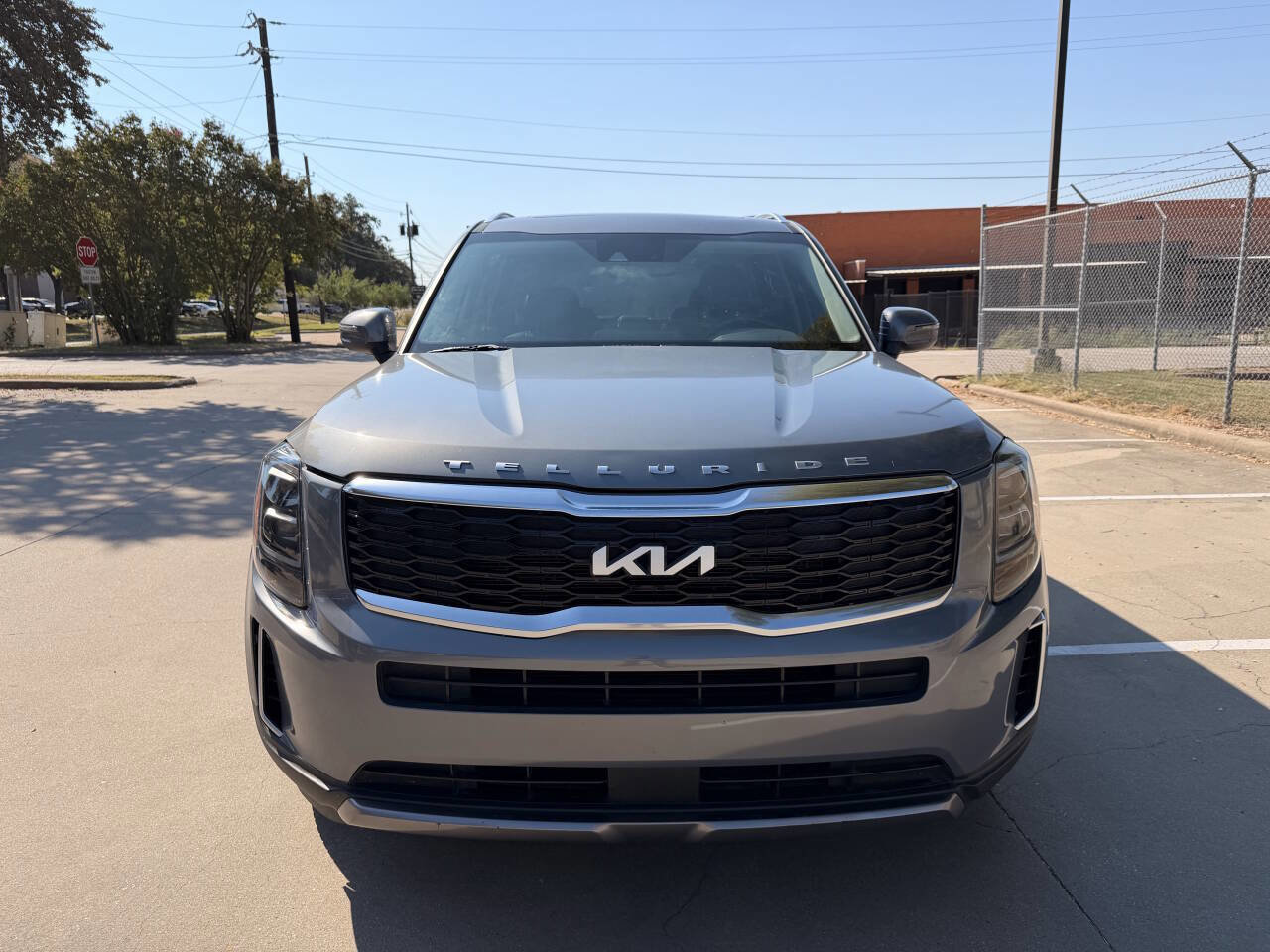 Used 2022 Kia Telluride EX w/ EX Premium Package FWD image 2