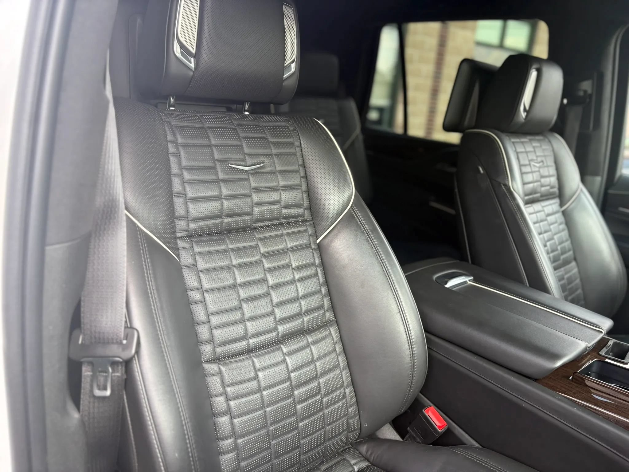 Used 2022 Cadillac Escalade Sport Platinum AWD/4WD image 15