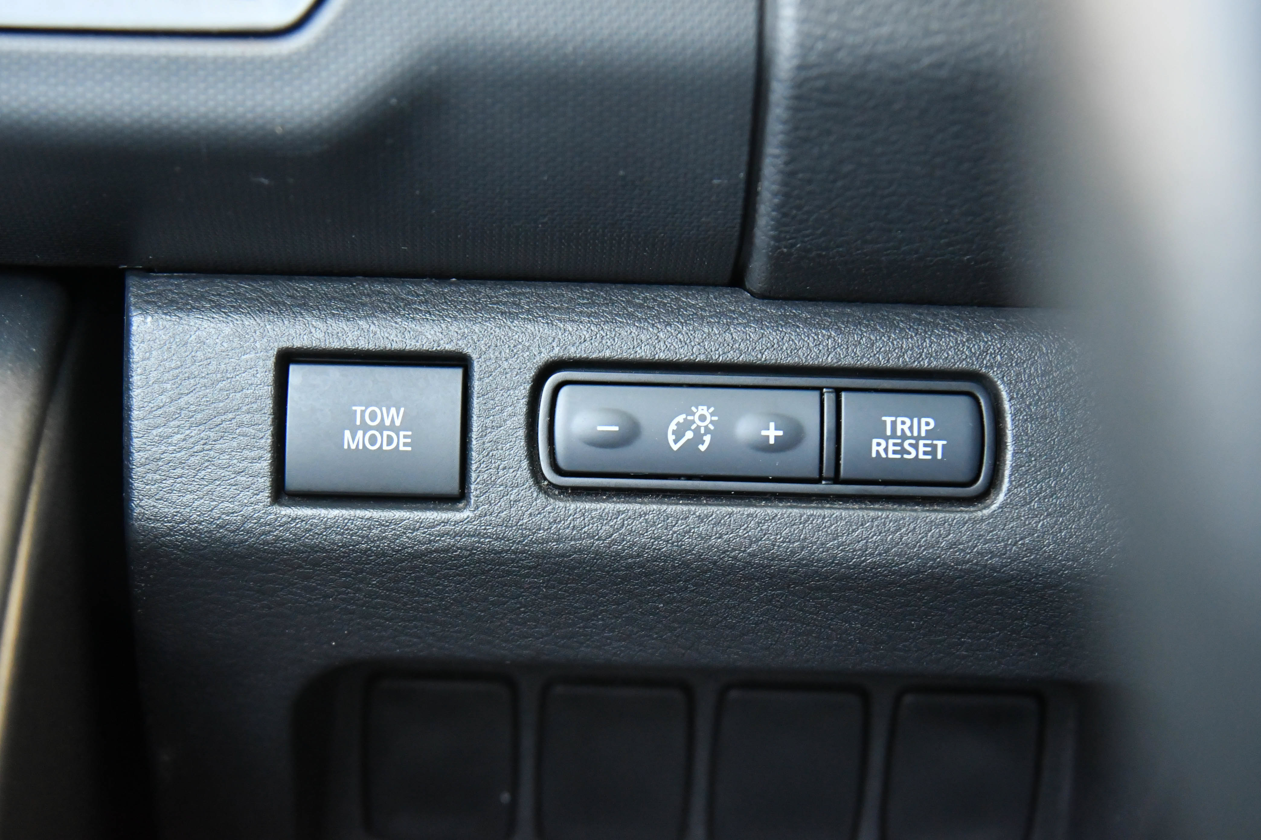 Used 2022 Nissan Frontier Pro-X RWD image 30