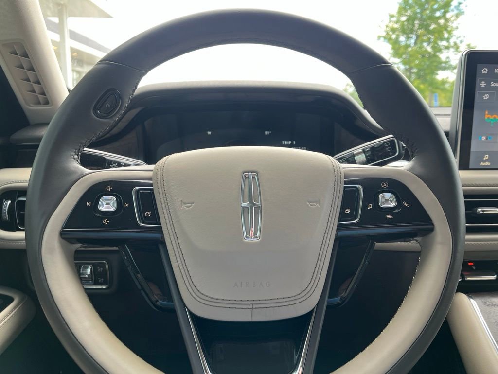 Used 2020 Lincoln Aviator Reserve AWD/4WD image 27