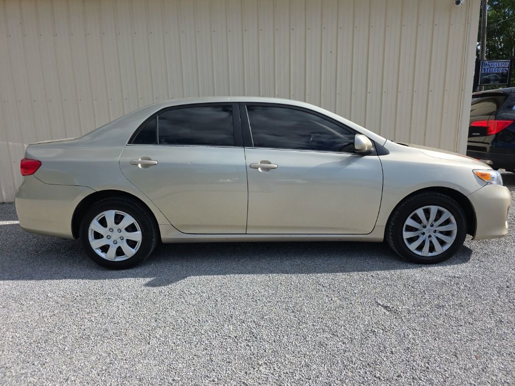 Used 2013 Toyota Corolla LE FWD image 4