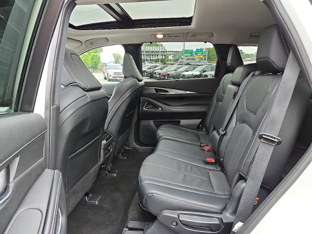 Certified 2023 INFINITI QX60 Luxe w/ Performance Audio Package image 10