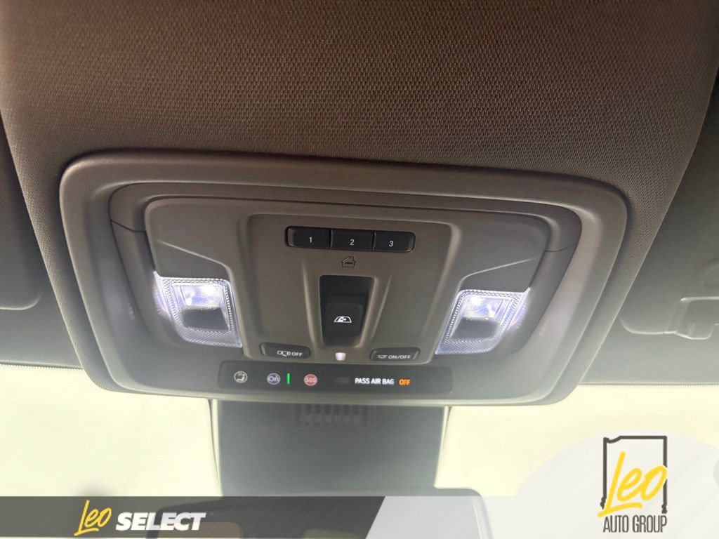 Used 2024 Chevrolet Silverado 1500 LTZ AWD/4WD image 17