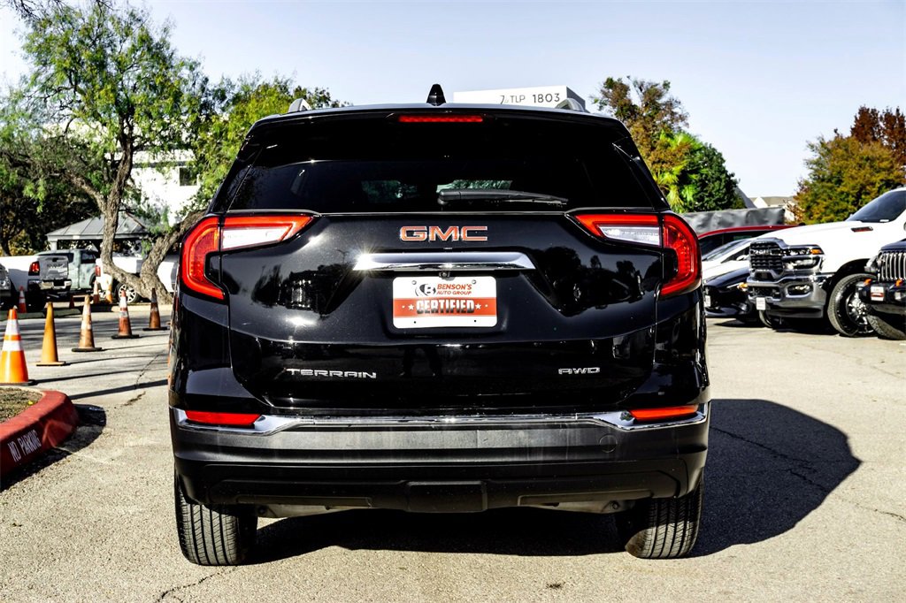 Used 2024 GMC Terrain SLT image 6