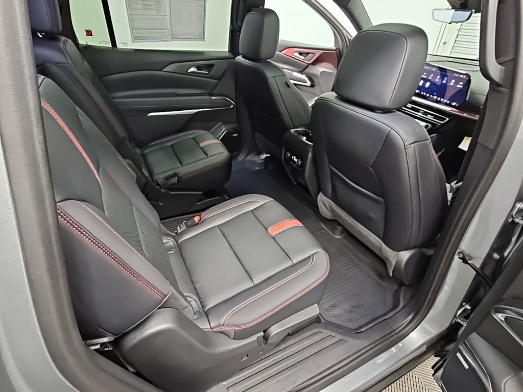 Used 2024 Chevrolet Traverse RS w/ LPO, Floor Liner Package image 40