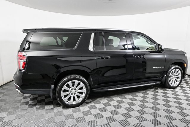 Used 2023 Chevrolet Suburban Premier image 29