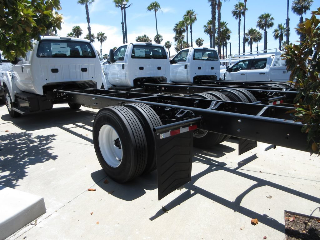 New 2026 Ford F650 2WD SuperCab Super Duty image 2